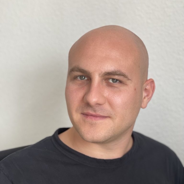 qodef-team-image
